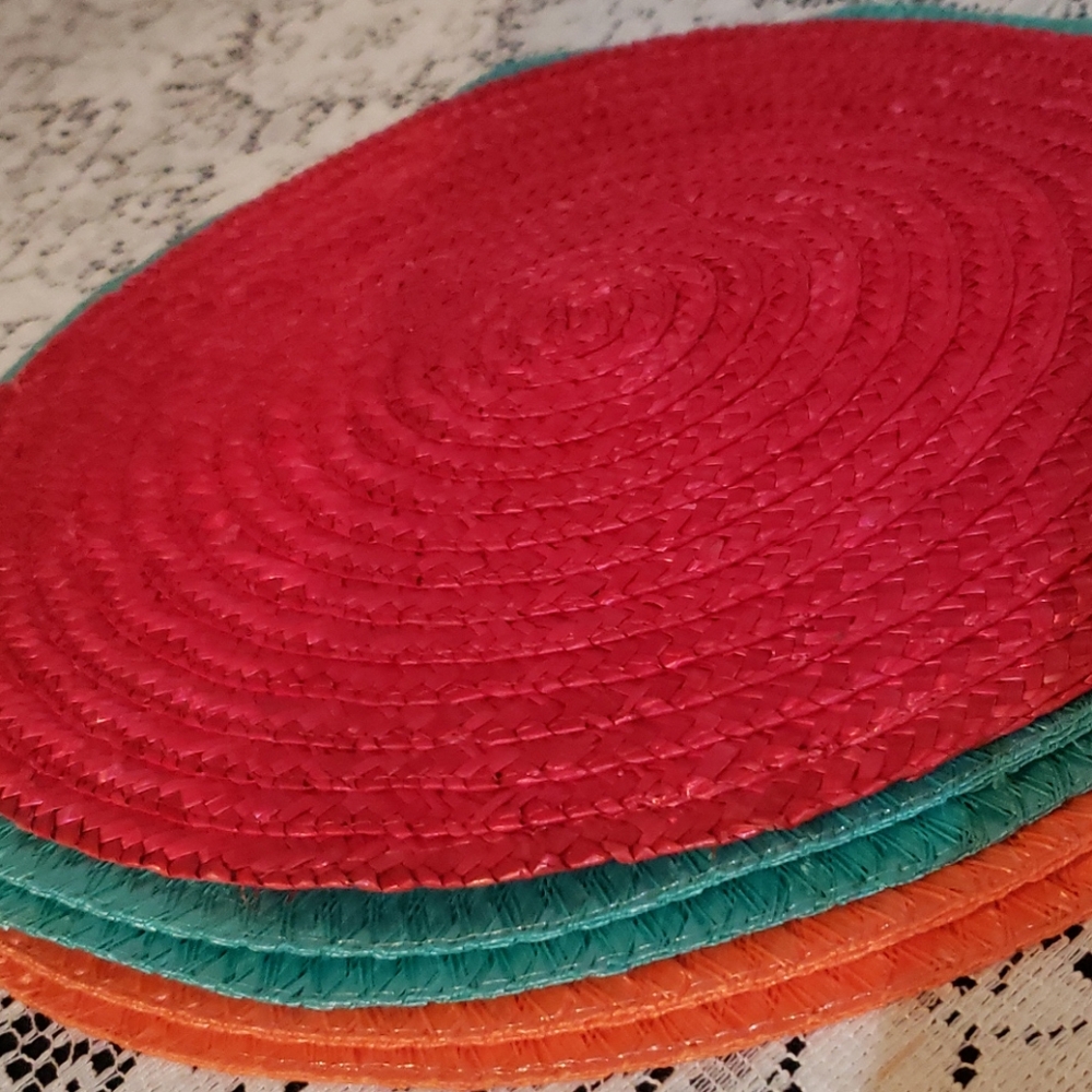 Round Colorful Placemats. - Picture 5 of 6